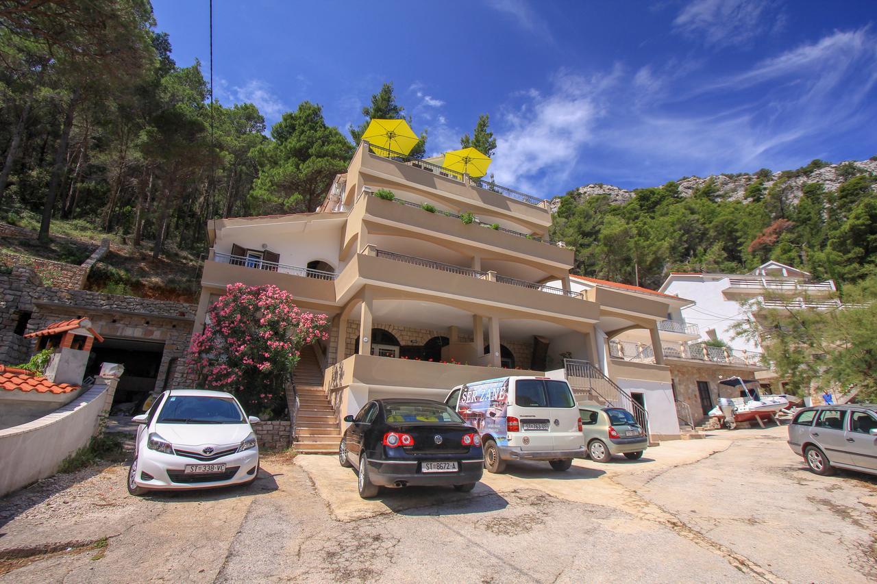 Apartment Cesare 3 Zastražišće Exterior foto